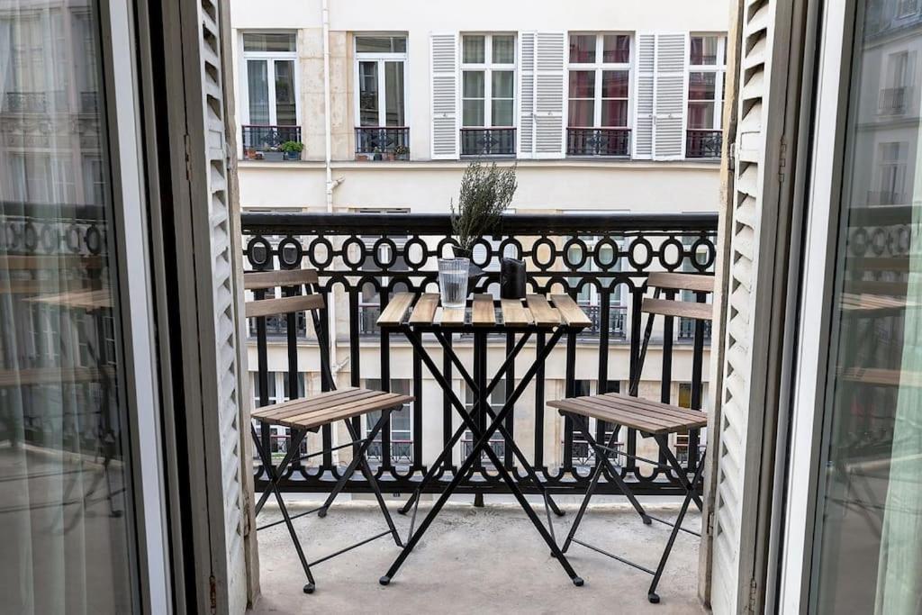 Angers - 1 Et Balcon Aux Halles * Parijs
